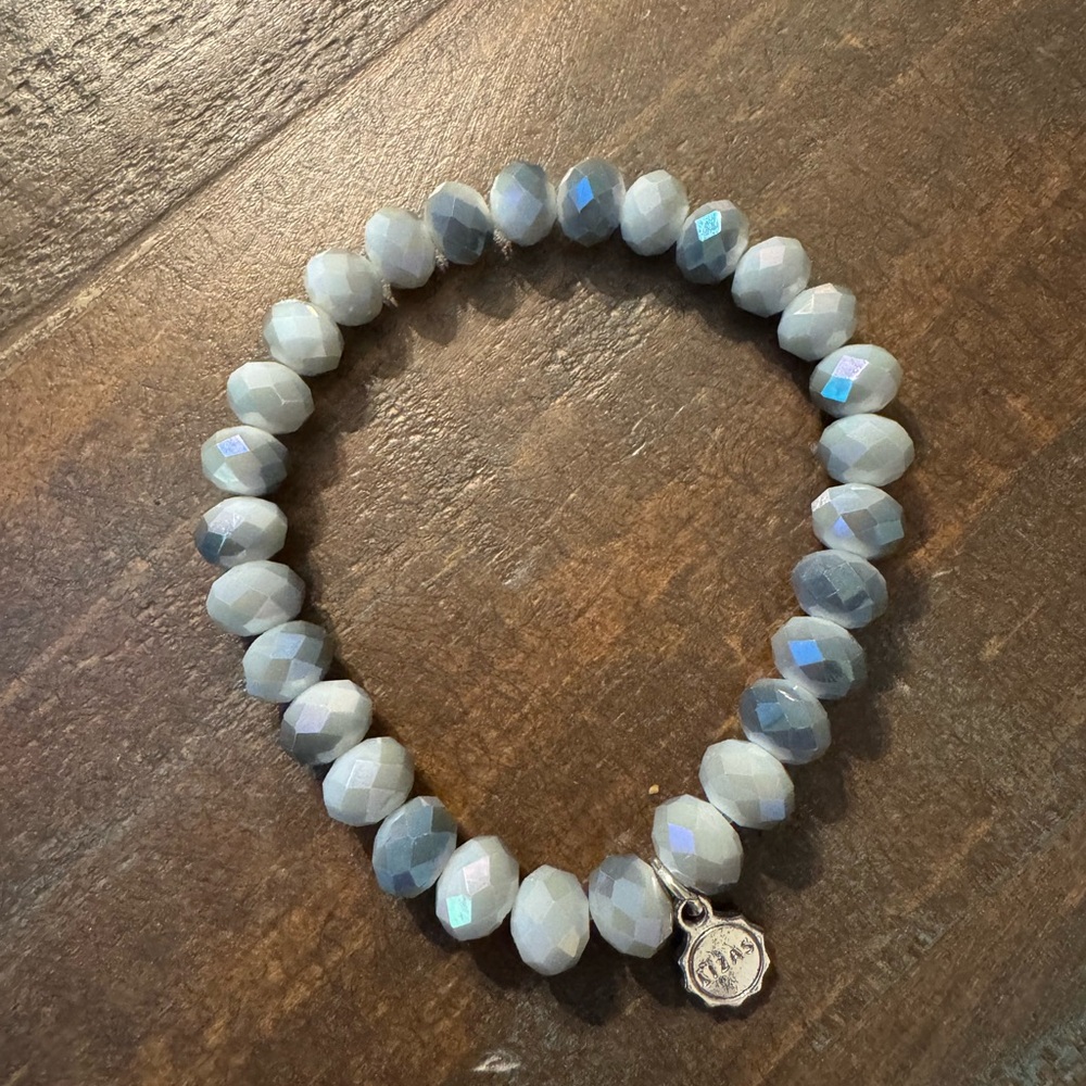 Blue bead stretch bracelet